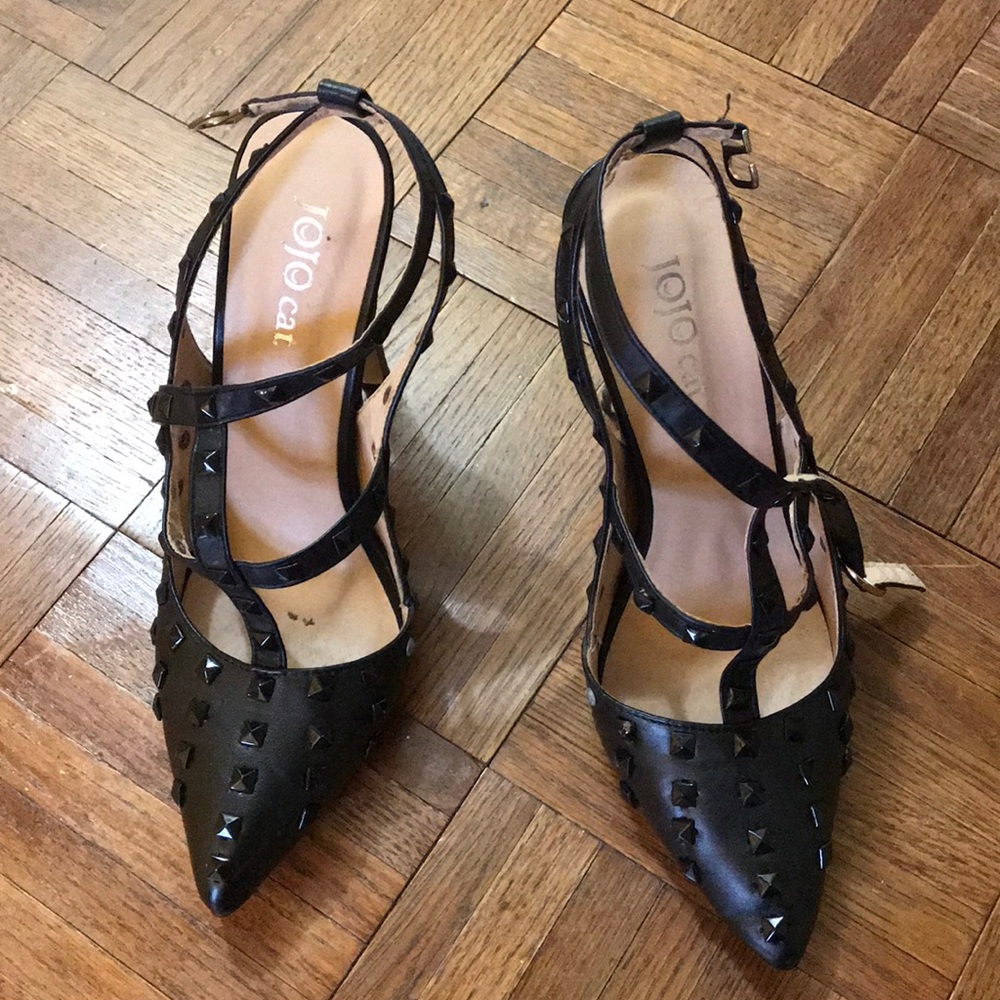 Fashionable black heels